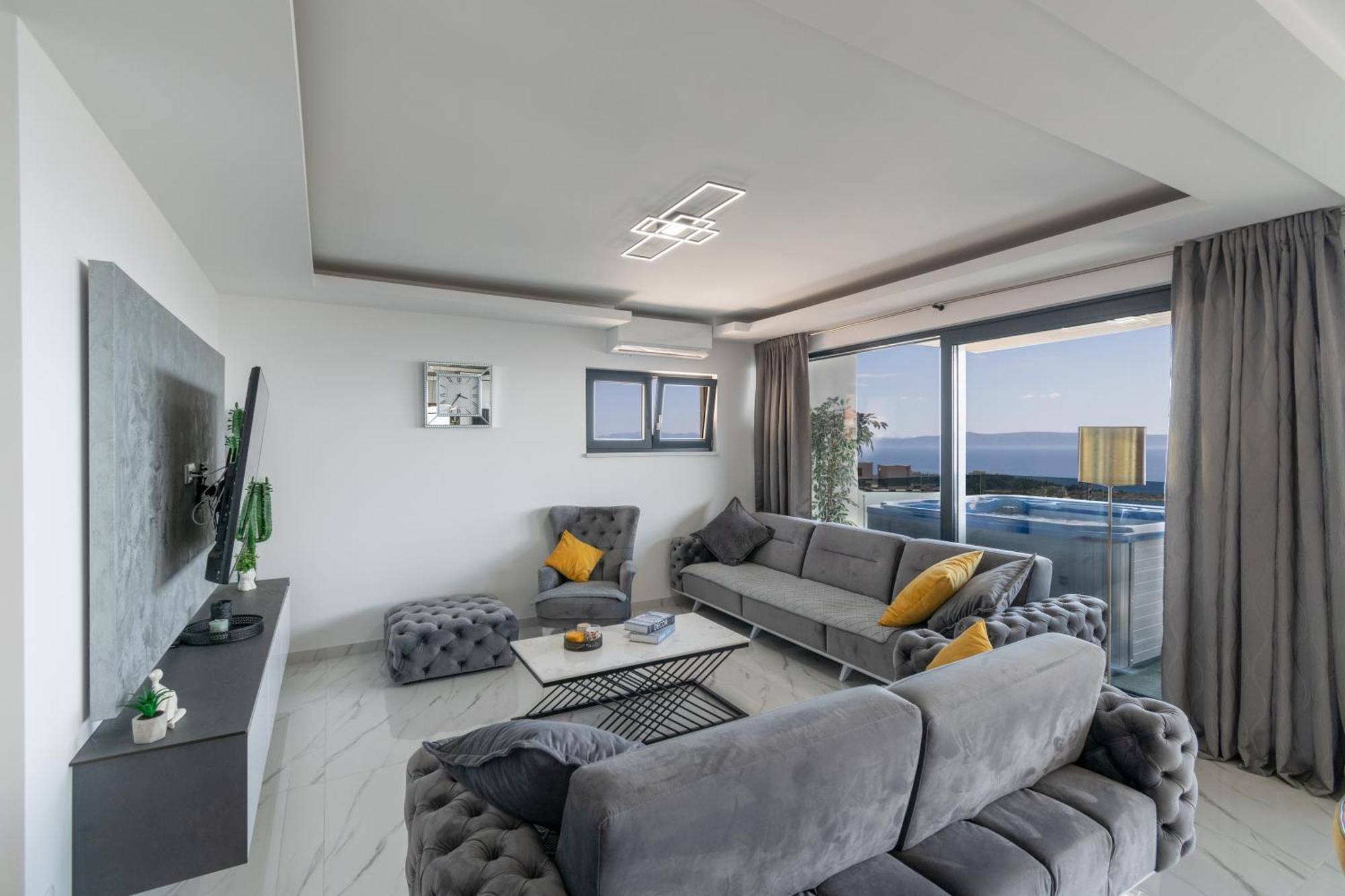 Lux Penthouse Panoramic View With Jacuzzi Apartment Makarska Exterior foto