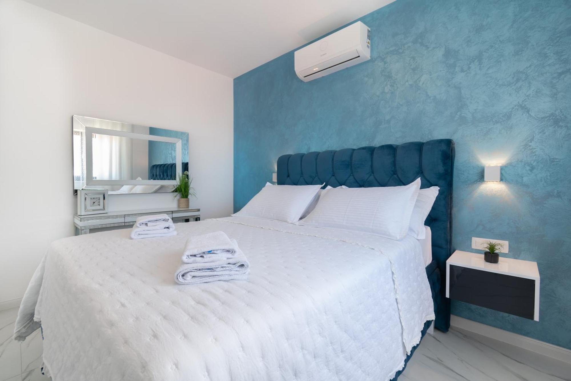 Lux Penthouse Panoramic View With Jacuzzi Apartment Makarska Exterior foto