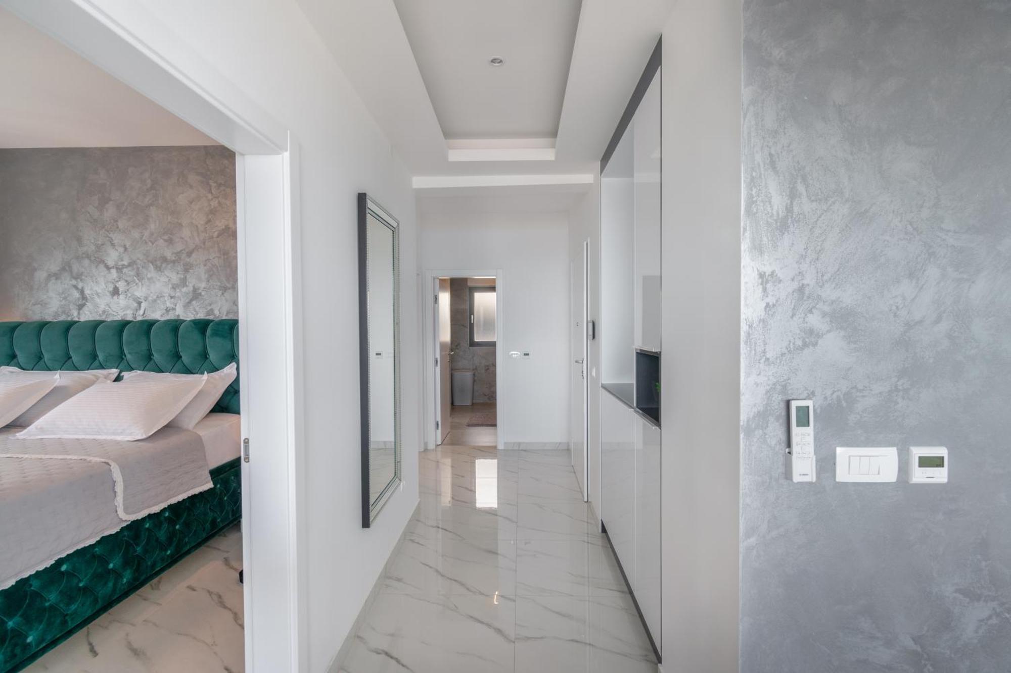 Lux Penthouse Panoramic View With Jacuzzi Apartment Makarska Exterior foto