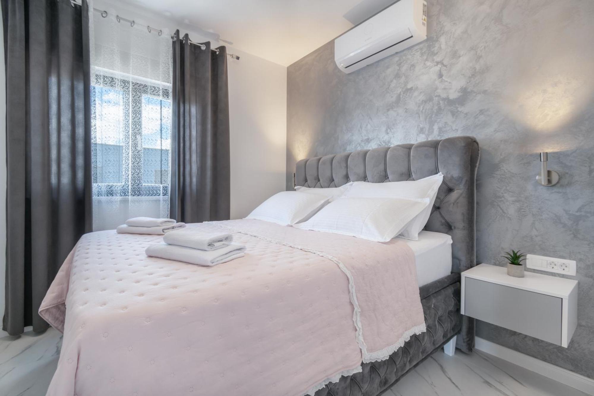 Lux Penthouse Panoramic View With Jacuzzi Apartment Makarska Exterior foto